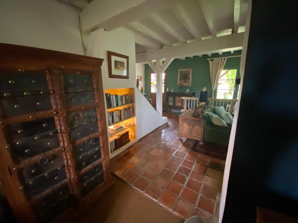 Bed and Breakfast Domaine Du Tafiart Sarron Exterior foto