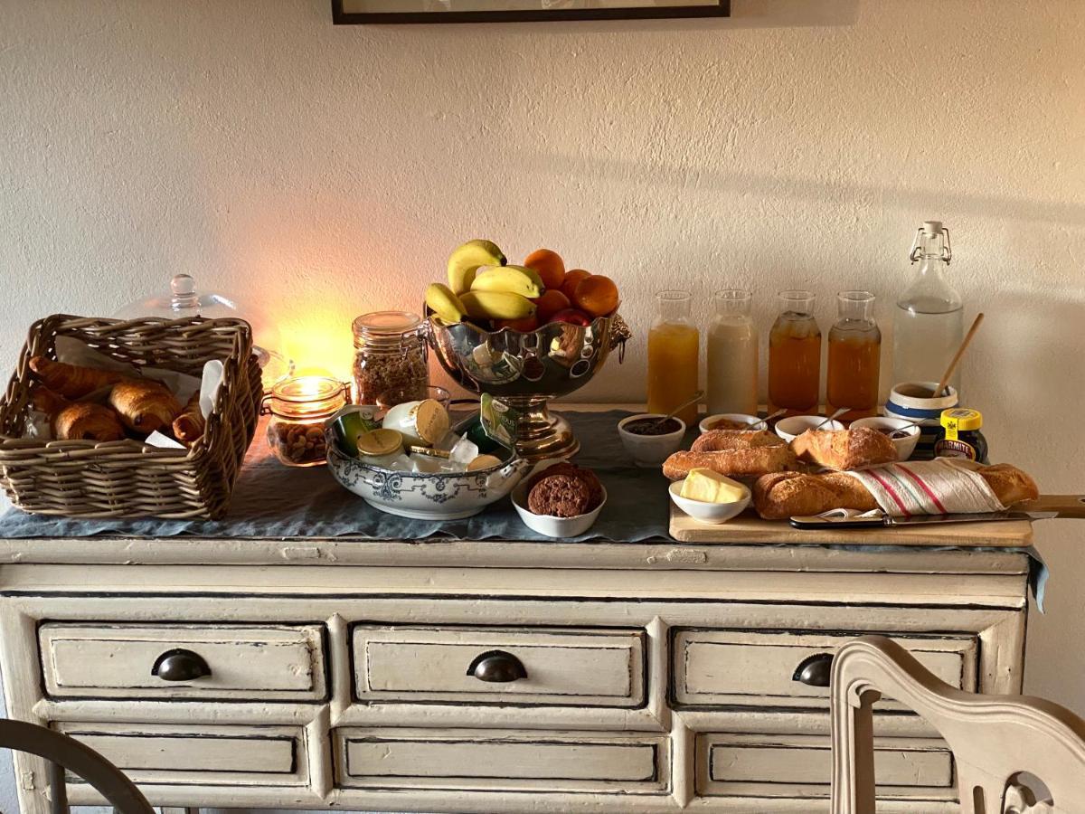 Bed and Breakfast Domaine Du Tafiart Sarron Exterior foto