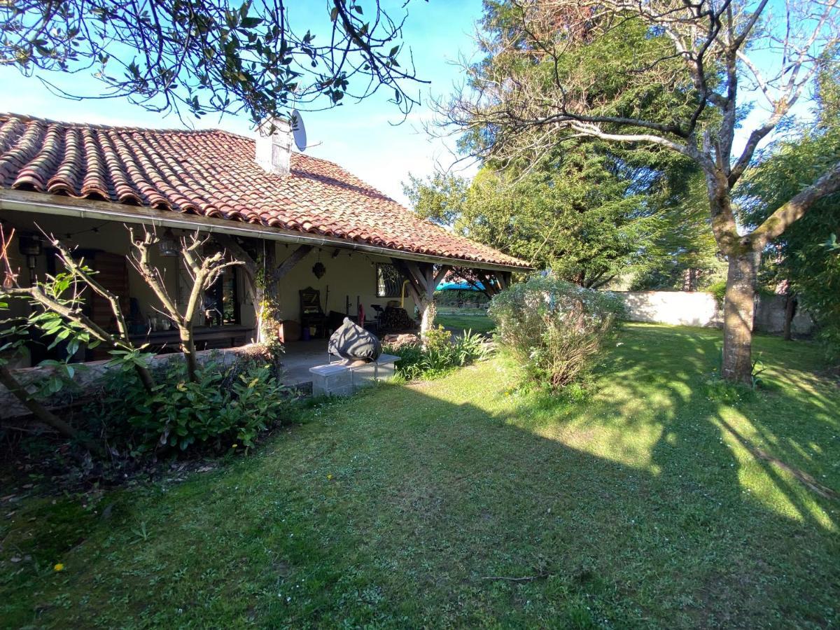 Bed and Breakfast Domaine Du Tafiart Sarron Exterior foto