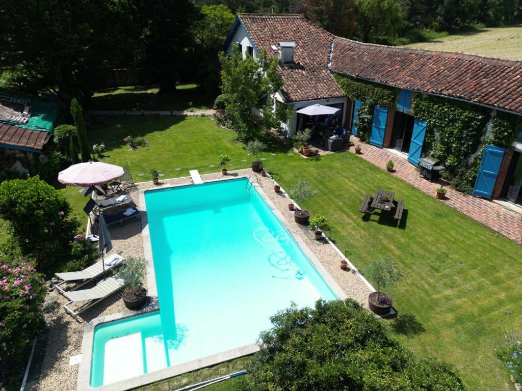 Bed and Breakfast Domaine Du Tafiart Sarron Exterior foto
