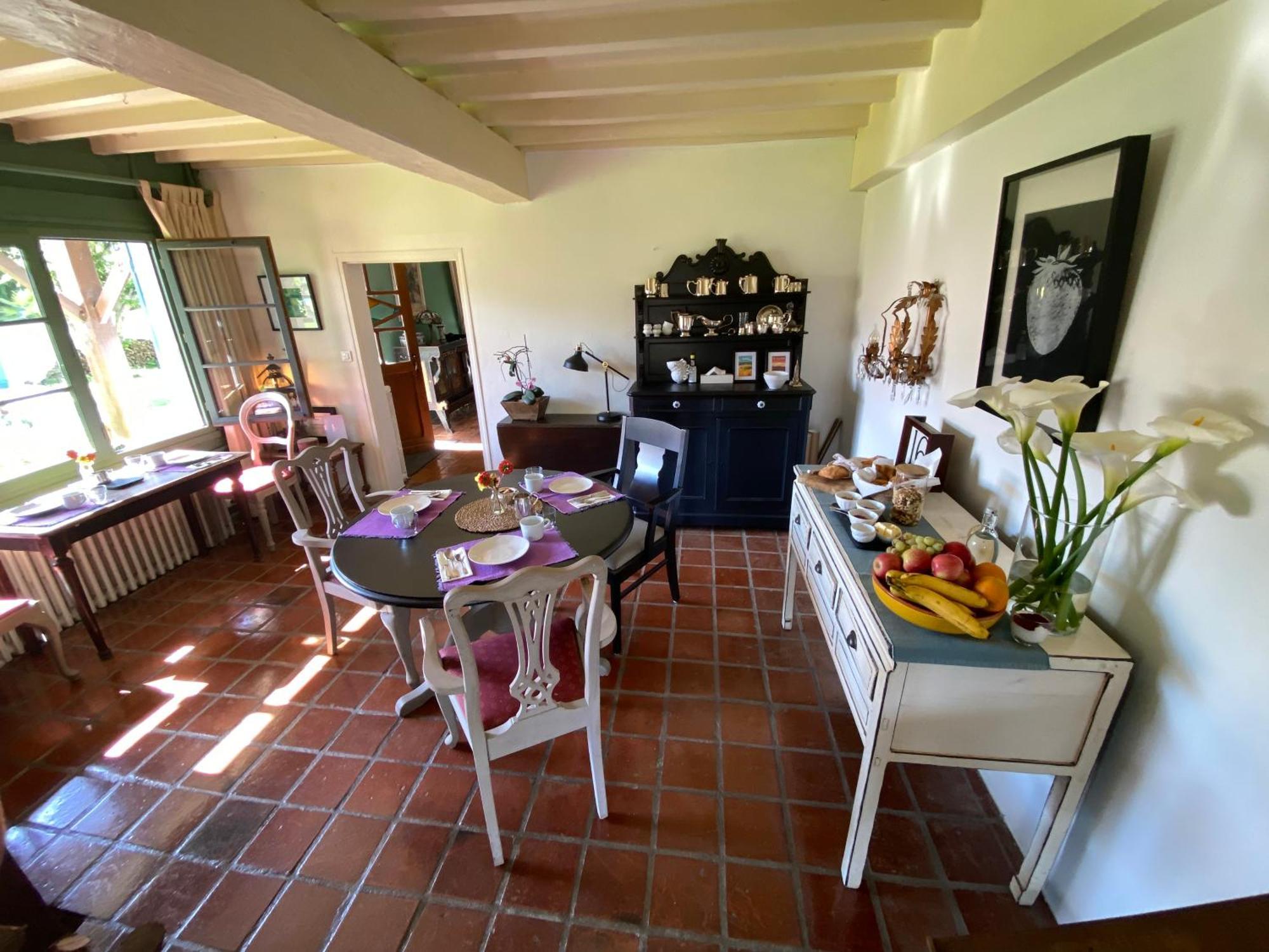 Bed and Breakfast Domaine Du Tafiart Sarron Exterior foto